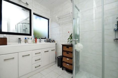 Photo of property in 93 Burundi Avenue, Clendon Park, Auckland, 2103