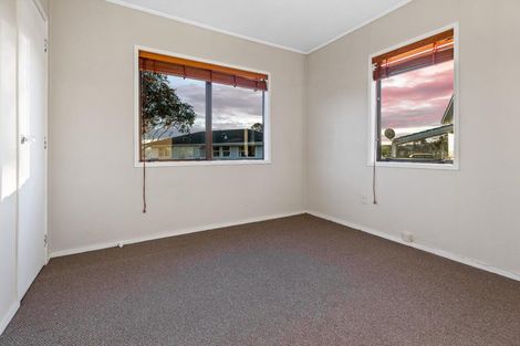 Photo of property in 40 West Harbour Drive, West Harbour, Auckland, 0618