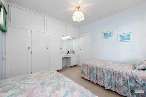 Photo of property in 33 James Grove, Stokes Valley, Lower Hutt, 5019