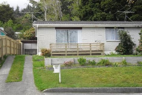 Photo of property in 16 Hillside Drive, Maoribank, Upper Hutt, 5018