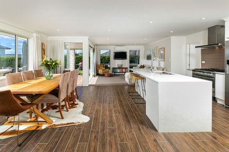 Photo of property in 3 Turpin Road, Riverhead, 0820