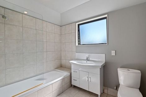 Photo of property in 3/28 Holiday Road, Stanmore Bay, Whangaparaoa, 0932