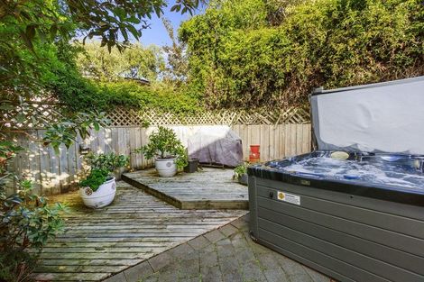Photo of property in 6 Duval Grove, Tawa, Wellington, 5028