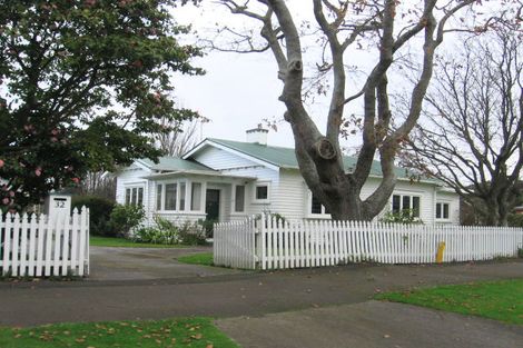 Photo of property in 32 Rangitane Street, Palmerston North, 4414