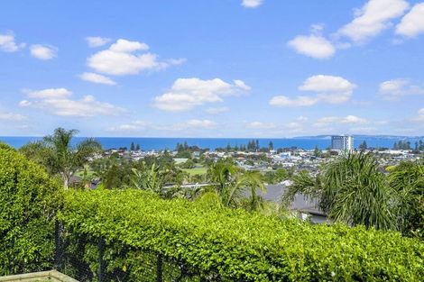 Photo of property in 6 Dorchester Place, Orewa, 0931