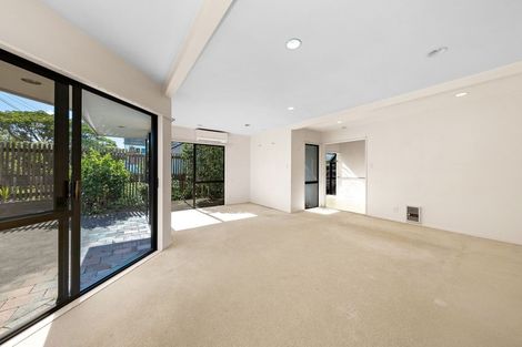 Photo of property in 1/256 Saint Heliers Bay Road, Saint Heliers, Auckland, 1071