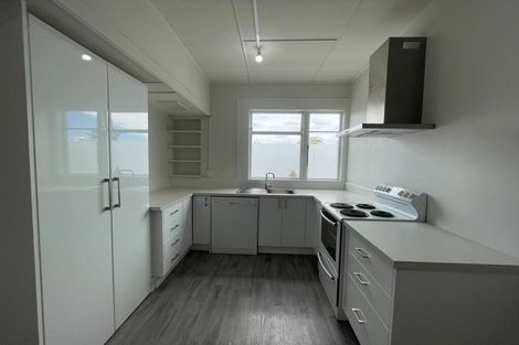 Photo of property in 28 Division Street, Riccarton, Christchurch, 8041