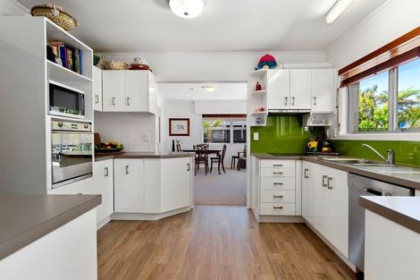 Photo of property in 60 Edgecumbe Road, Tauranga, 3110