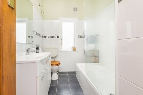 Photo of property in 43 Nevay Road, Miramar, Wellington, 6022