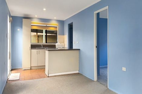 Photo of property in 28 Middlemore Crescent, Papatoetoe, Auckland, 2025