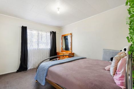 Photo of property in 8 Zurich Place, Weymouth, Auckland, 2103
