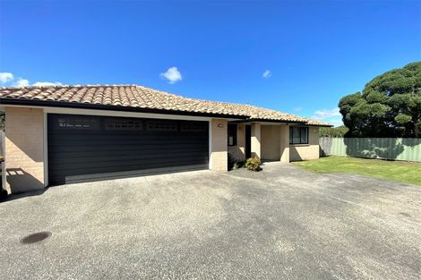 Photo of property in 24 Caltra Place, East Tamaki, Auckland, 2016