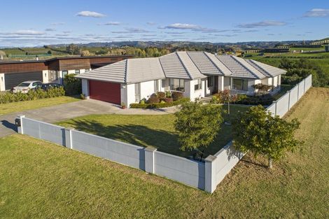 Photo of property in 12 Vantage Place, Omokoroa, 3114