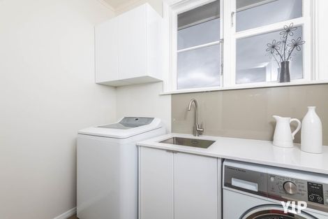 Photo of property in 32 Bracken Road, Paparangi, Wellington, 6037