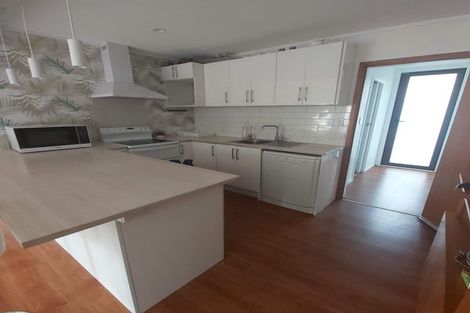 Photo of property in 2/249 Muritai Road, Eastbourne, Lower Hutt, 5013