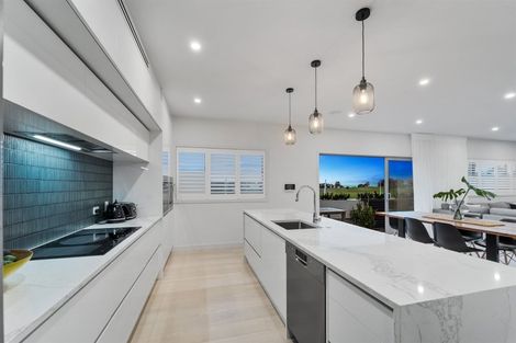 Photo of property in 17 Winscombe Street, Belmont, Auckland, 0622