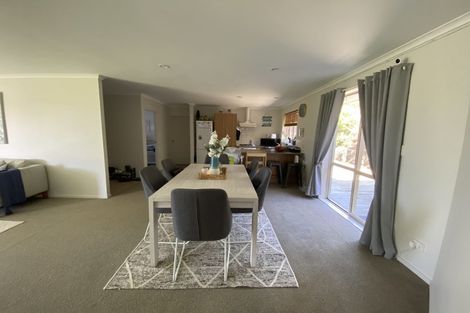 Photo of property in 25 Blue Heron Rise, Stanmore Bay, Whangaparaoa, 0932