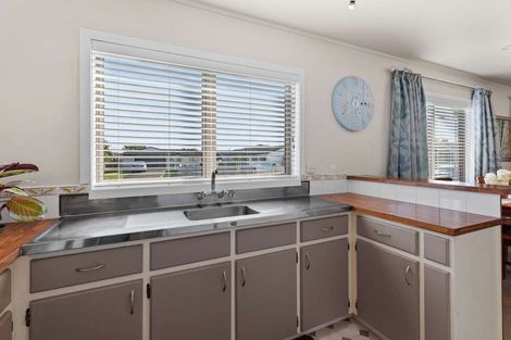 Photo of property in 22 Norfolk Rise, Waiuku, 2123