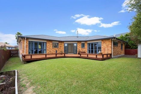 Photo of property in 16 Toledo Avenue, Henderson, Auckland, 0612