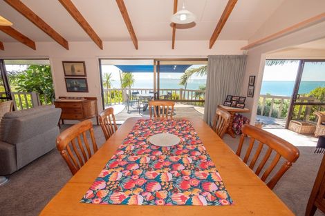 Photo of property in 39 Seaview Road, Cable Bay, 0420