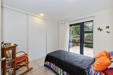 Photo of property in 11 Oratia Drive, Glen Eden, Auckland, 0602