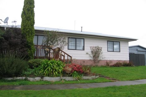 Photo of property in 6 Dahlstrom Grove, Kelvin Grove, Palmerston North, 4414