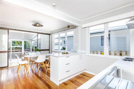 Photo of property in 102 Helston Road, Paparangi, Wellington, 6037