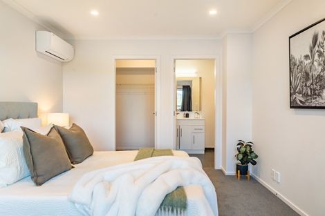 Photo of property in 42a Landsdowne Terrace, Karori, Wellington, 6012