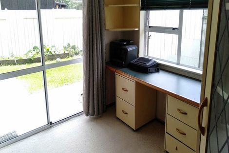 Photo of property in 4 Clendon Court, Roslyn, Palmerston North, 4414