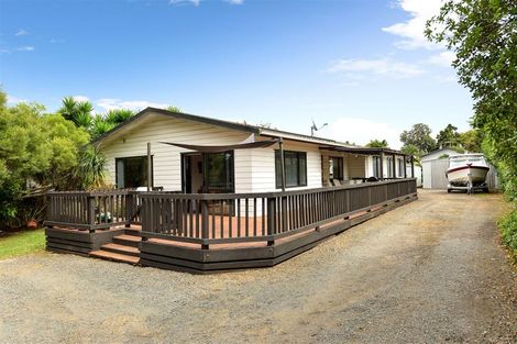 Photo of property in 6 Cemetery Road, Waiuku, 2123
