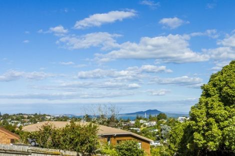 Photo of property in 9 Cairnbrae Court, Northcross, Auckland, 0632