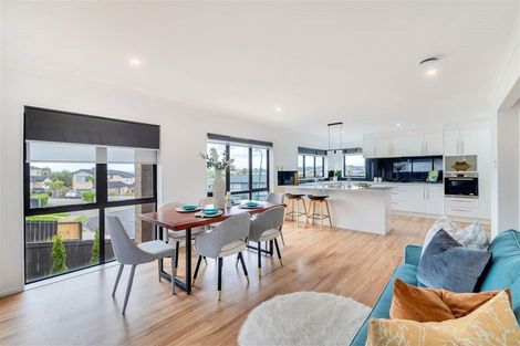 Photo of property in 12 San Casello Rise, Henderson, Auckland, 0612