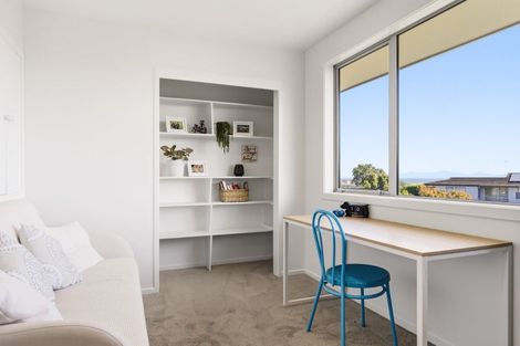 Photo of property in 15 Beachman Grove, Hilltop, Taupo, 3330