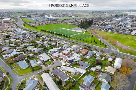 Photo of property in 8 Robert Grigg Place, Hamilton East, Hamilton, 3216