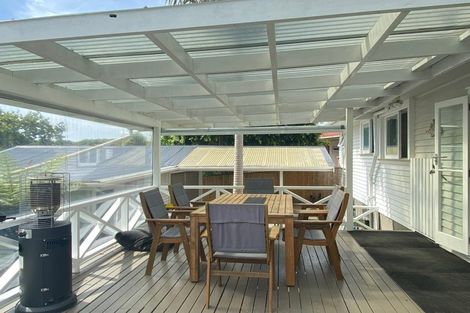 Photo of property in 50 Sylvan Crescent, Te Atatu South, Auckland, 0610