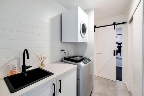 Photo of property in 231 Kaipara Road, Papakura, 2582