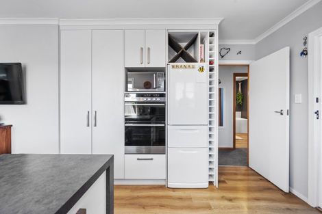 Photo of property in 130 Guppy Road, Taradale, Napier, 4112