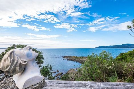 Photo of property in 18 Heretaunga Crescent, Cable Bay, 0420