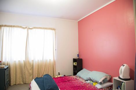 Photo of property in 1/39 Woodcote Drive, Glenfield, Auckland, 0629