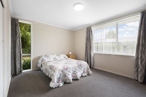Photo of property in 4 Denniston Crescent, Redwood, Christchurch, 8051