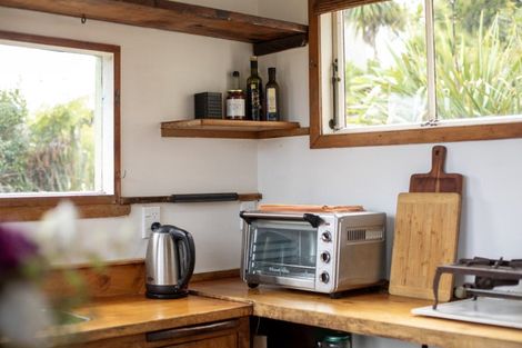 Photo of property in 7g Whaanga Road, Raglan, 3297