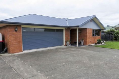 Photo of property in 14 Kirkoswald Street, Wallacetown, 9816