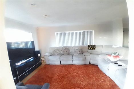 Photo of property in 2 Sandwick Drive, Weymouth, Auckland, 2103