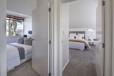 Photo of property in 2/14 Bayview Road, Hauraki, Auckland, 0622