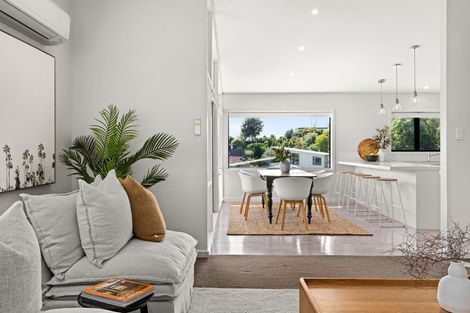 Photo of property in 9 Busby Hill, Havelock North, 4130