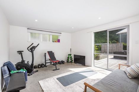 Photo of property in 185 Breaker Bay Road, Breaker Bay, Wellington, 6022