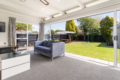 Photo of property in 35 Dunster Street, Burnside, Christchurch, 8053