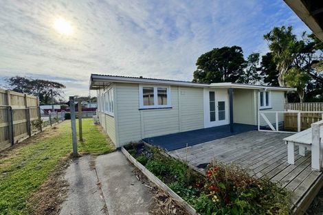 Photo of property in 3 Daniell Street, Bulls, 4818
