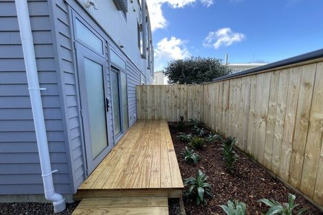 Photo of property in 8/2 Moor Avenue, Te Atatu Peninsula, Auckland, 0610