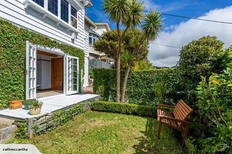 Photo of property in 17 Saint Michaels Crescent, Kelburn, Wellington, 6012